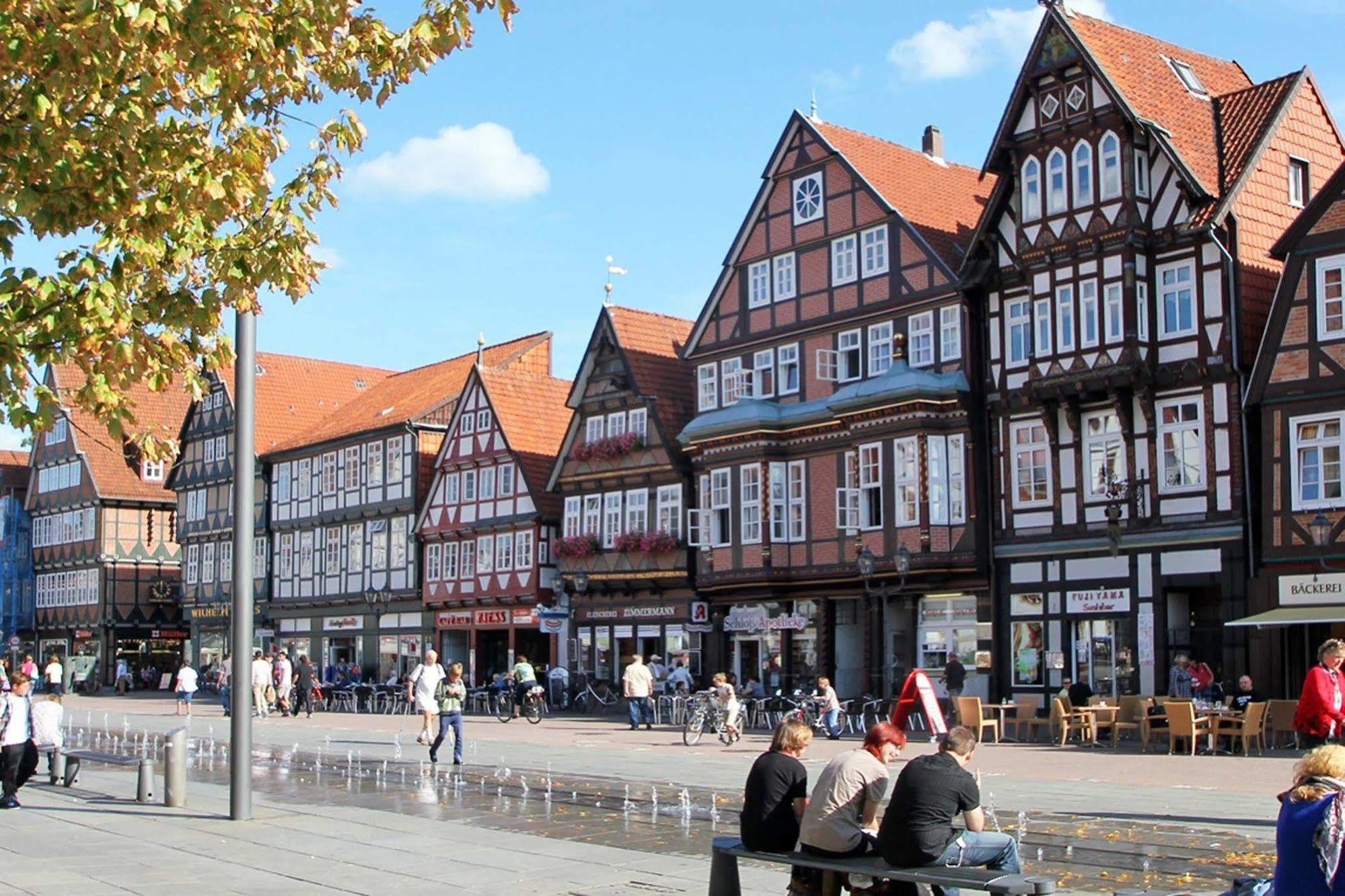 Hotel Zur Heidebluete Hambuhren Exterior photo