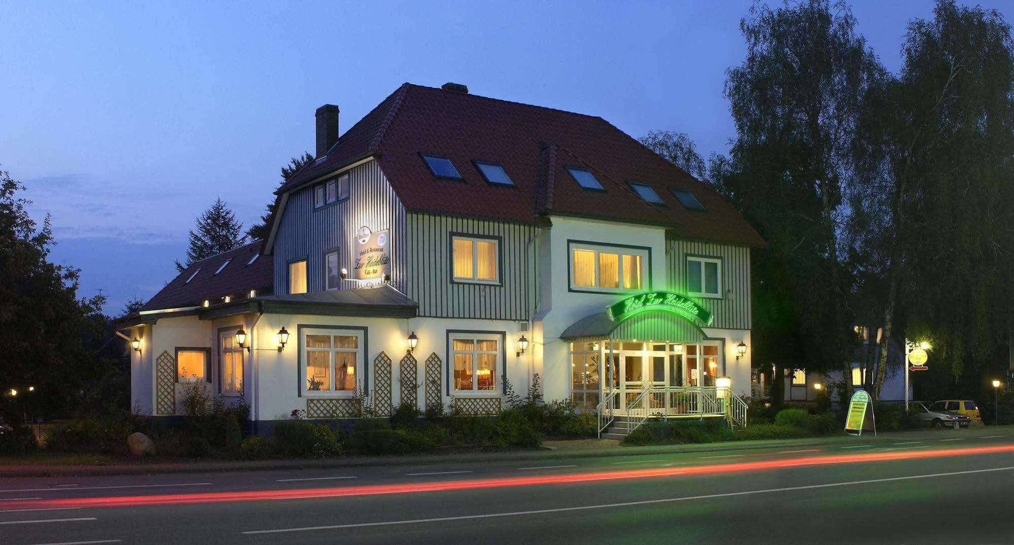 Hotel Zur Heidebluete Hambuhren Exterior photo
